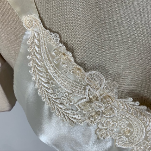 Vintage Victoria's Secret Gold Label Ivory Lace Detail Medium Lingerie Slip - Picture 4 of 12